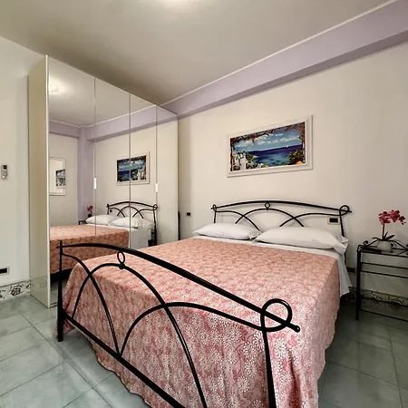 Holidaycasa Jhon - Charme Mediterraneo Sul Mare Apartment *